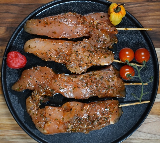 Souvlaki de poulet mariné (4 par pqt) *